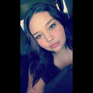 Meet your Posher, Leticia